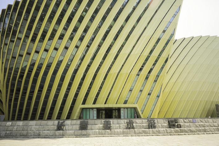 长春美术馆在南部新城静静“绽放”。 毕馨月 摄