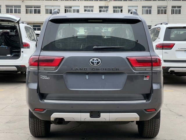 全新一代兰德酷路泽3.5tt价格暴跌20万_凤凰网汽车_凤凰网