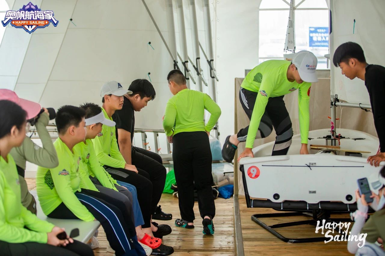 一起走进青春热血的帆船少年的自由夏天！