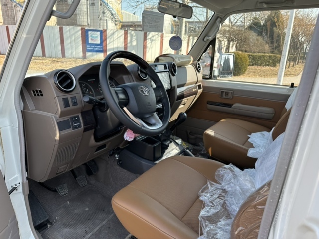 22款丰田酷路泽lc71高配西安6x万