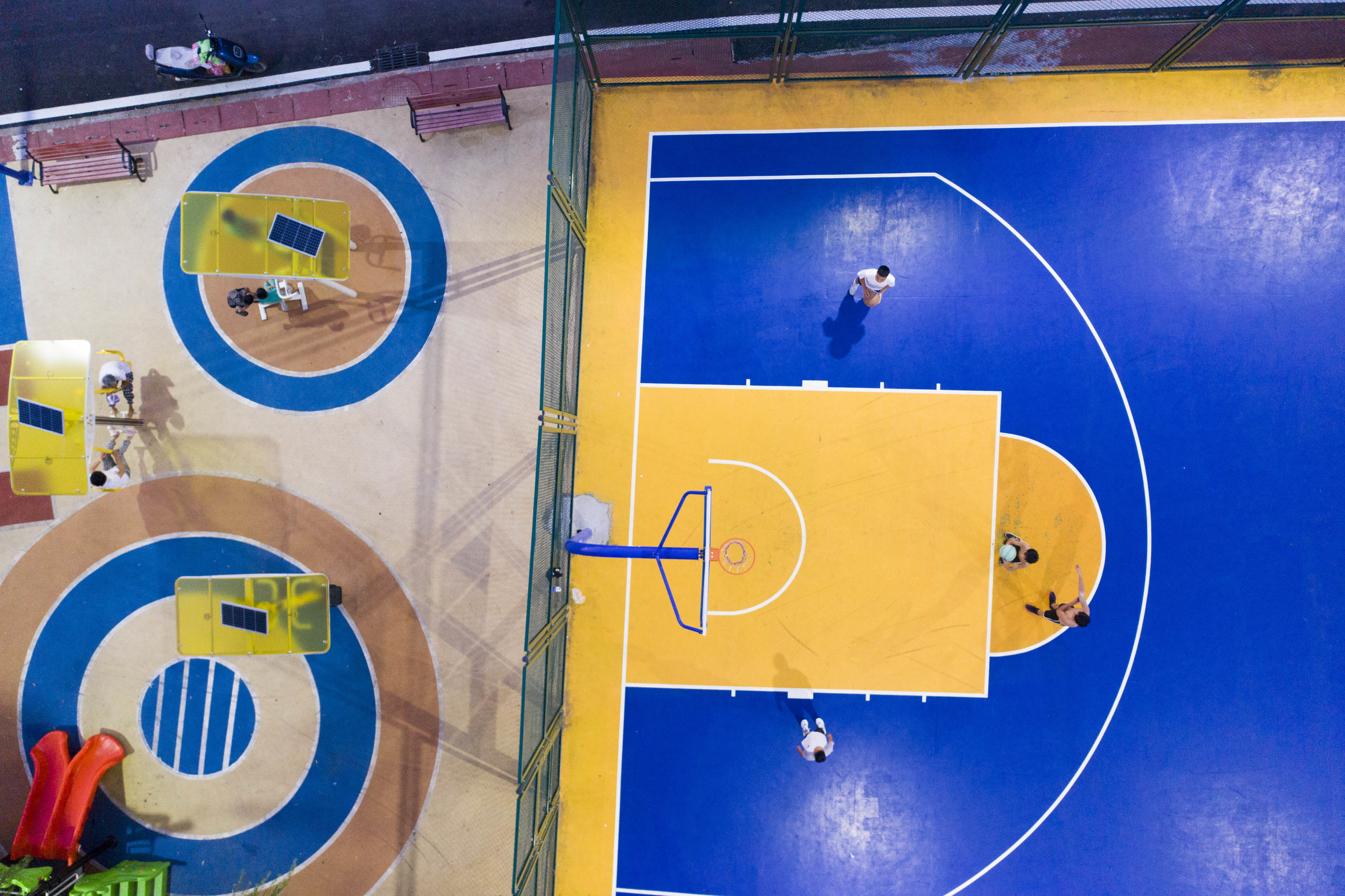 铺就乡村振兴“文化底色”——淮北杜集区石台镇梧在村民家门口建体育公园