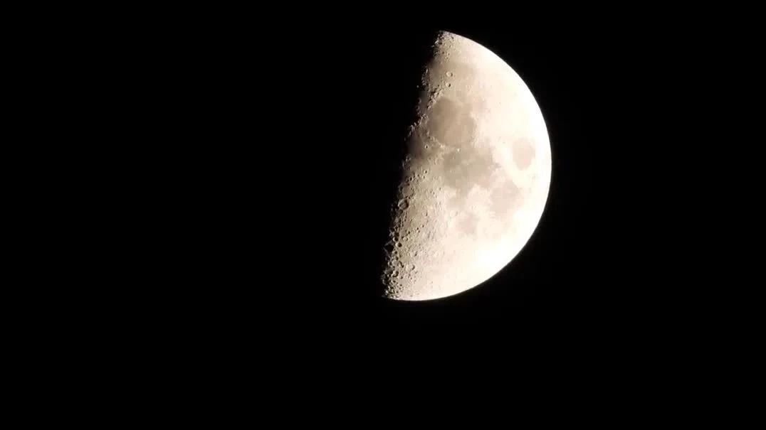 又见一半月，太美啦，今晚再看