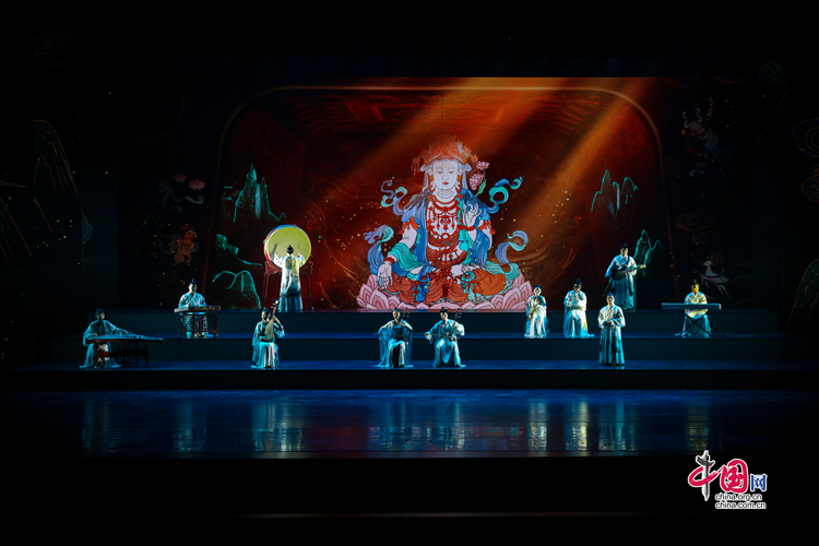 大型情景音画剧《千手千眼》演出剧照(拍摄于7月29日)中国网记者 郑伟 摄
