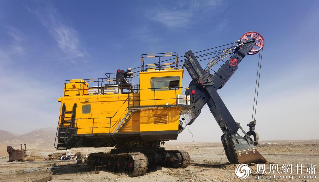 金川集团实施电铲远程无线遥控项目，降低了人工劳动强度。金川集团供图