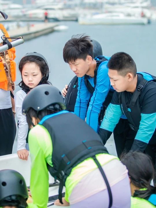 一起走进青春热血的帆船少年的自由夏天！