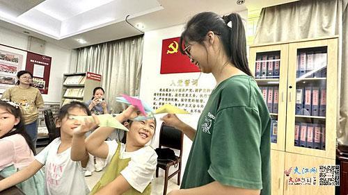 快乐的手工课。