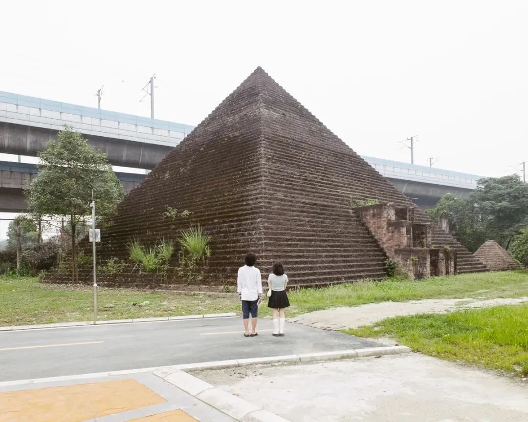 校园里的“金字塔”。(图/孙一冰)