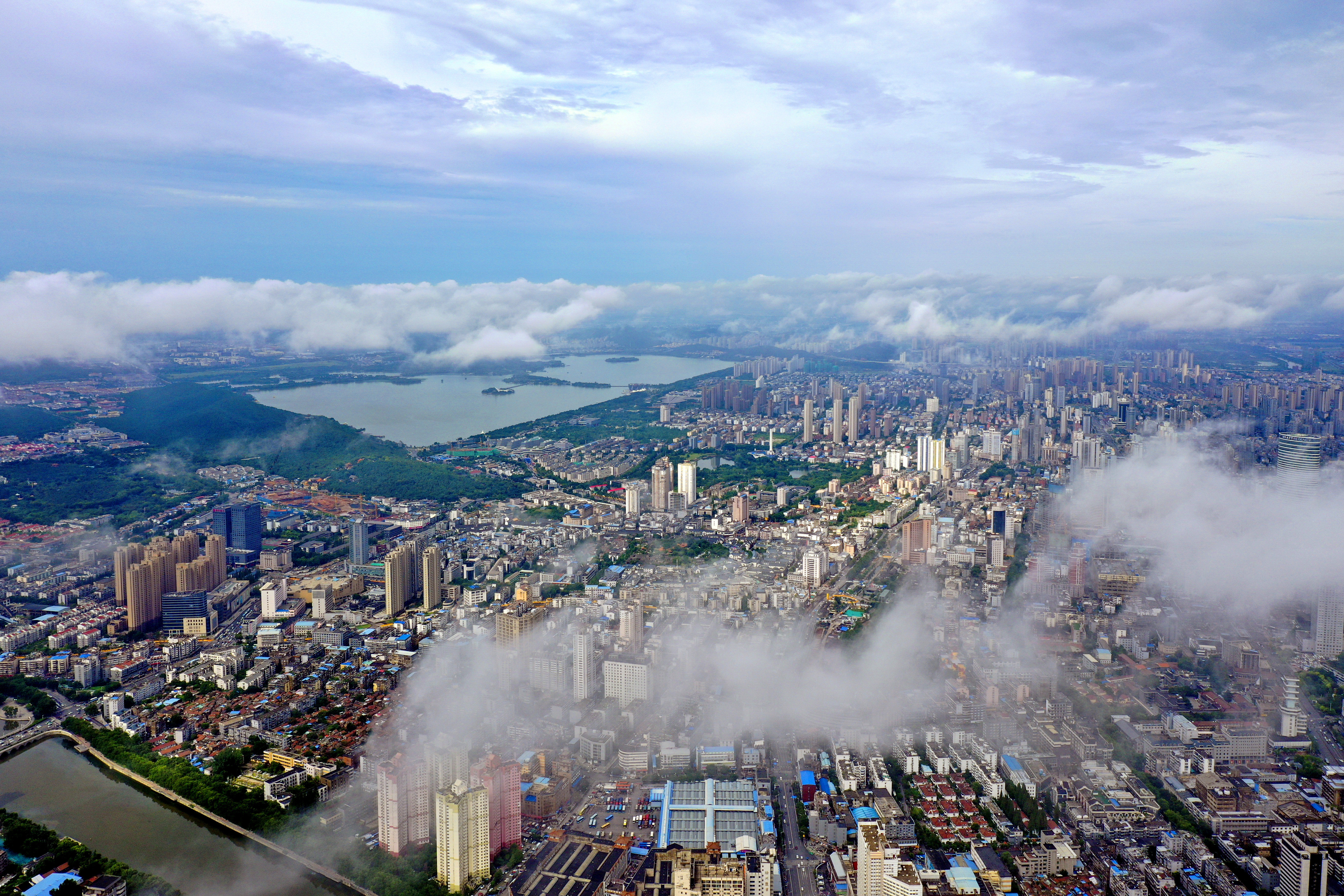 走在前、做示范,泉山全力推动“七个更大突破”