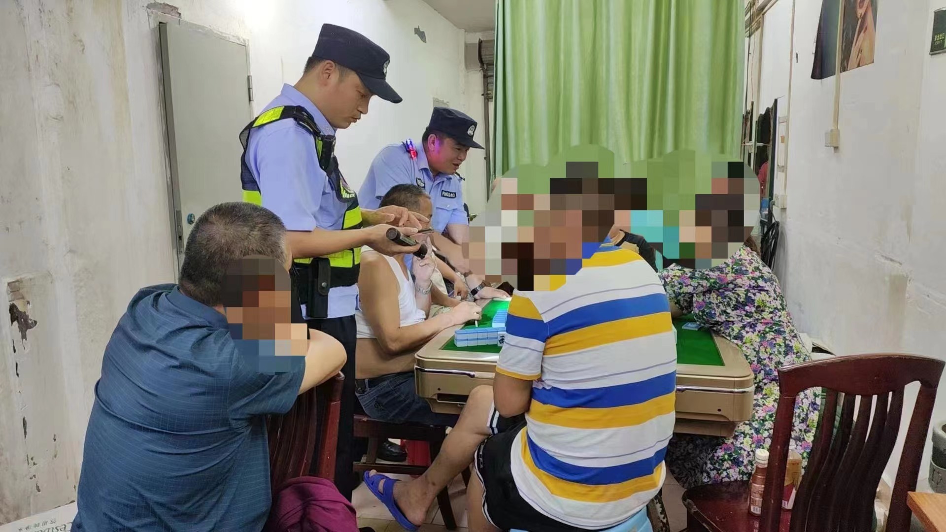 珠海公安开展全国夏夜治安巡查宣防第二次集中统一行动