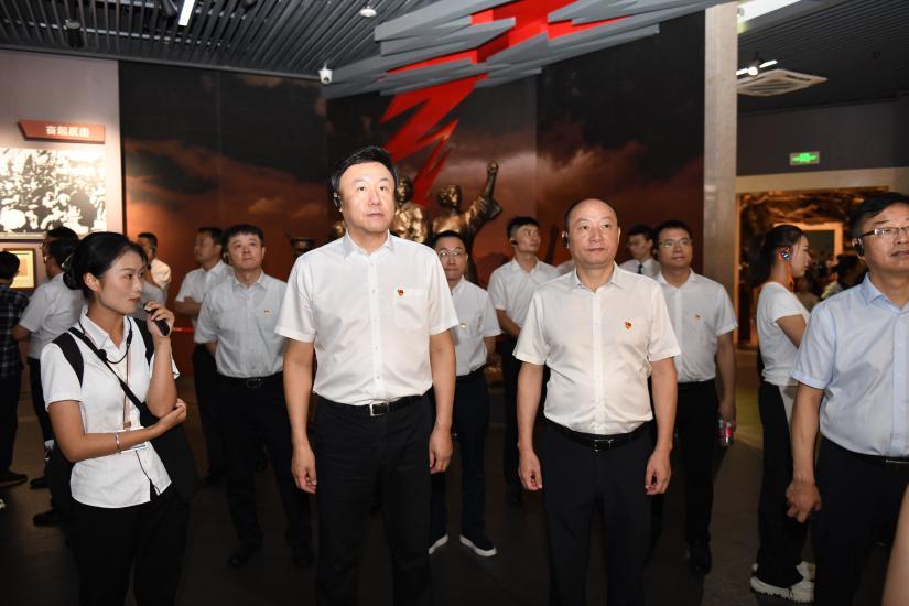 江西省港口集团与安徽省港航集团签署战略合作协议