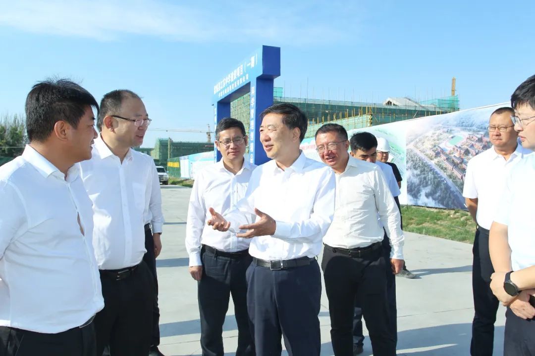 霍城县江苏中学建设项目占地面积约215亩,总投资2.