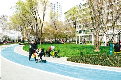 六厂前街游园