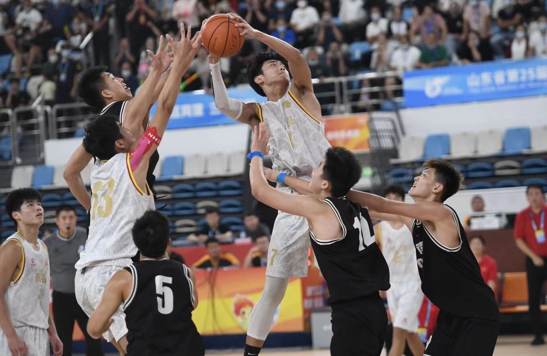 聚焦竞技与娱乐融合的未来体育生态