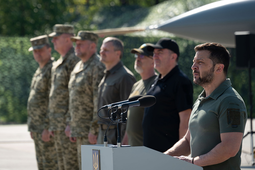 当地时间2023年8月6日，乌克兰基辅，泽连斯基会见乌克兰空军。