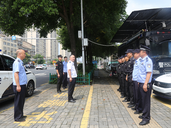 走访慰问活动现场