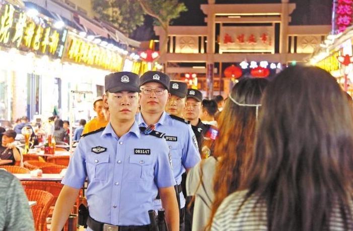 敦煌:“5A”警务服务“5A”景区