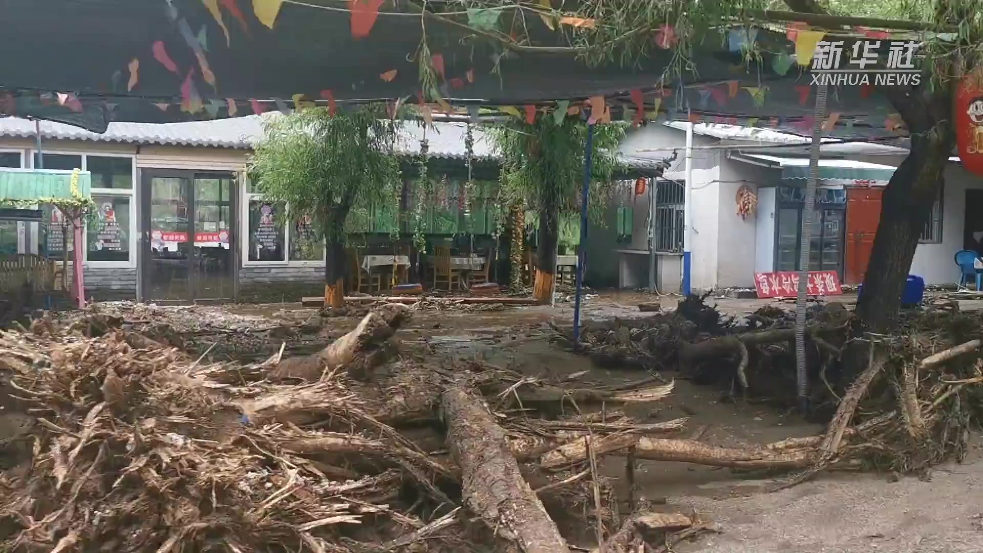 陕西省西安市长安区突发山洪泥石流 致2人死亡16人失联