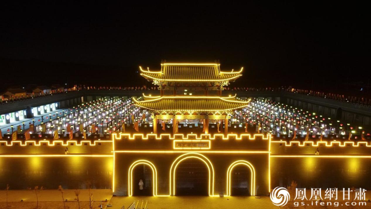 永昌县毛卜喇“卍”字灯城 永昌县融媒体中心供图