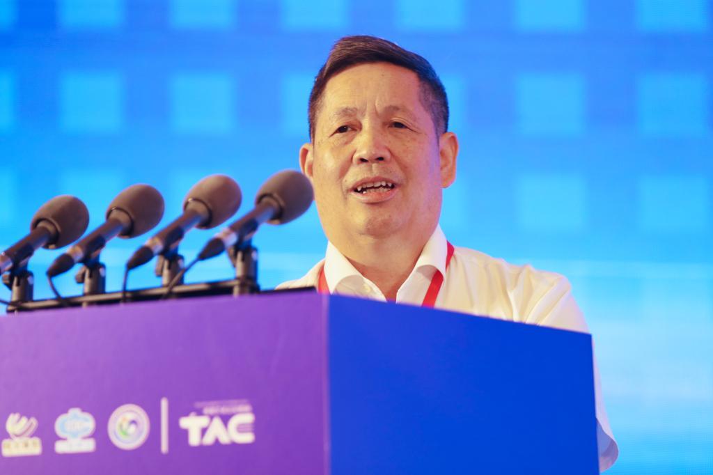 杨春和院士作报告