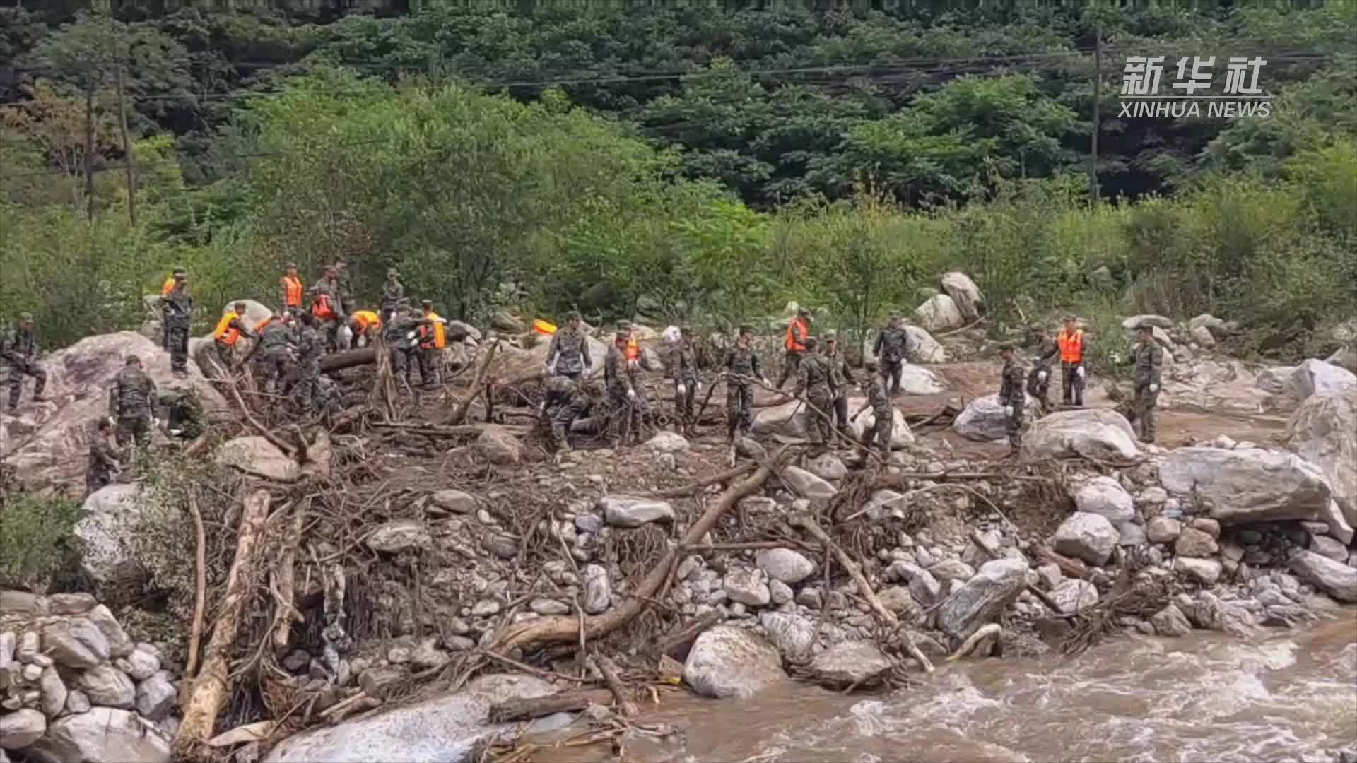 武警陕西总队官兵紧急参与抢险救灾