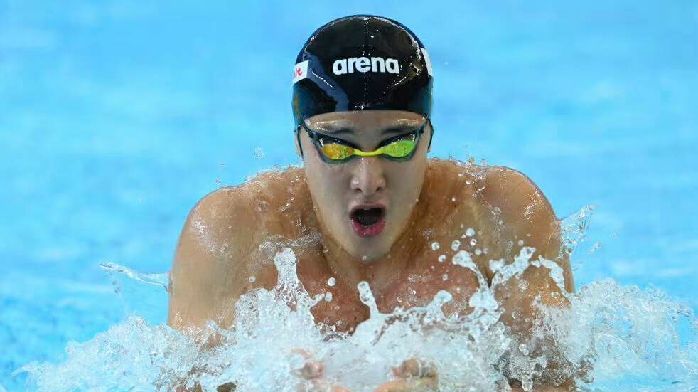 日本游泳新星打破男子百米自由泳世界纪录引发亚洲泳坛新格局