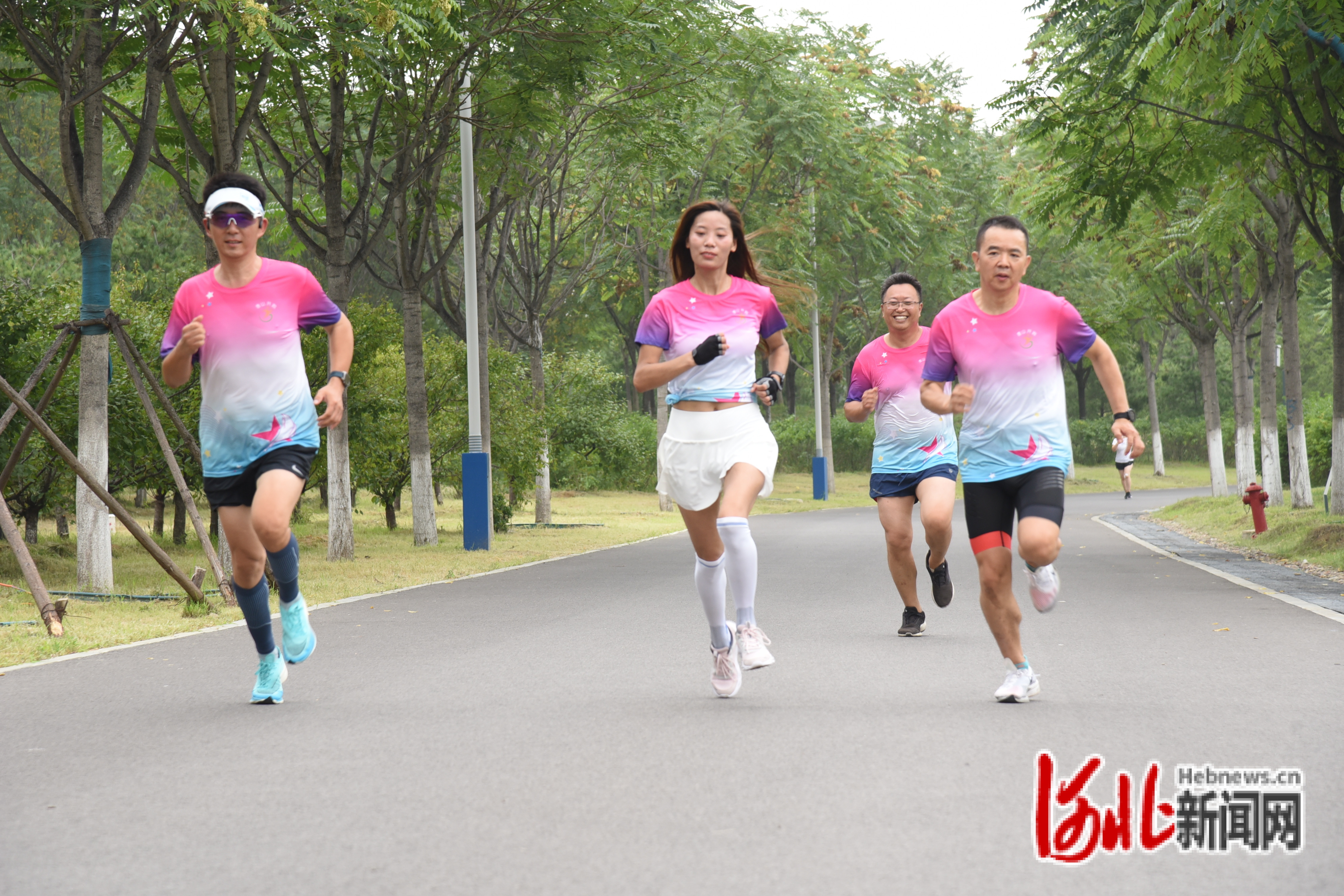 “微光晨跑”活动现场。