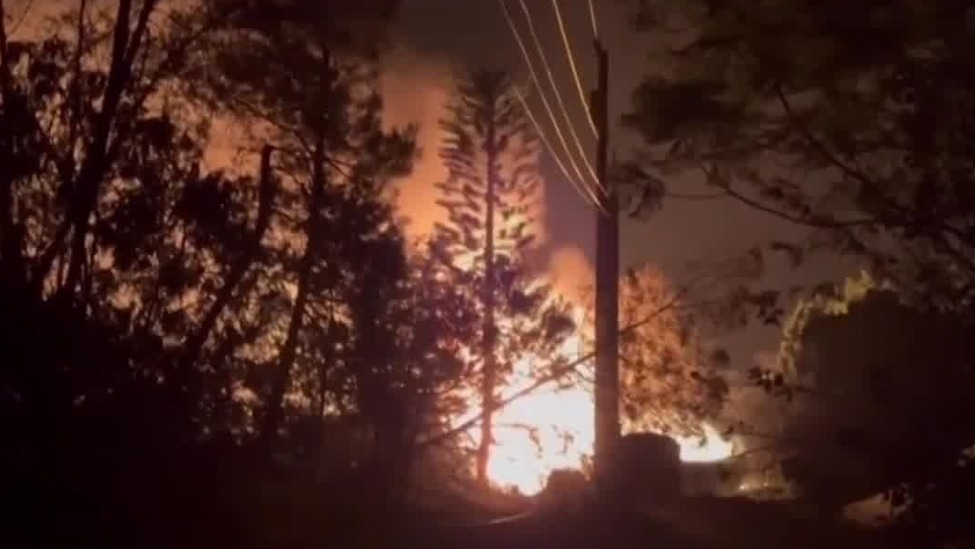 凤凰连线｜夏威夷毛伊岛山火有三个主要火场，起火原因未定