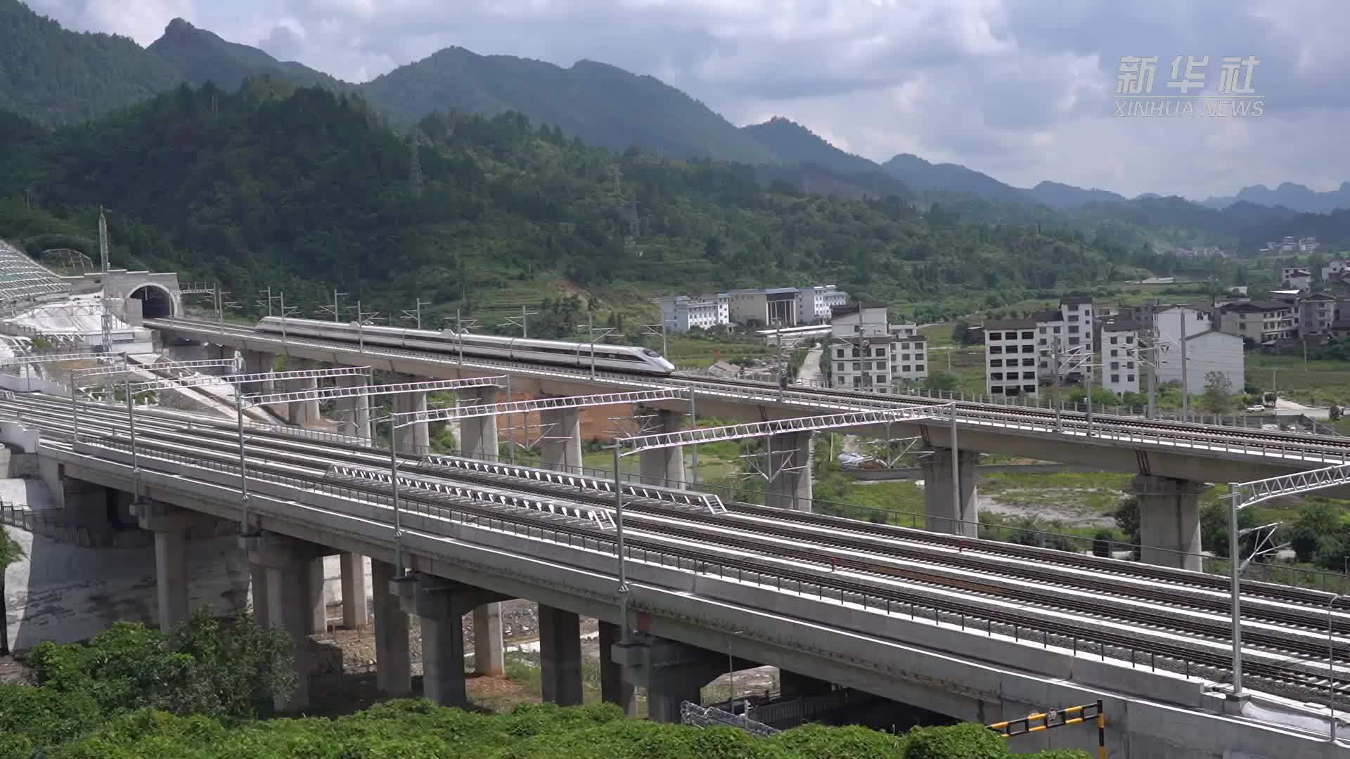贵南高铁贵阳至荔波段新建车站亮相