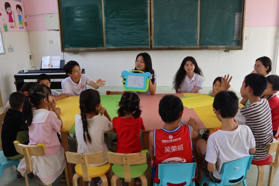 江西财经大学学子三下乡：青春护航路，童心筑梦行