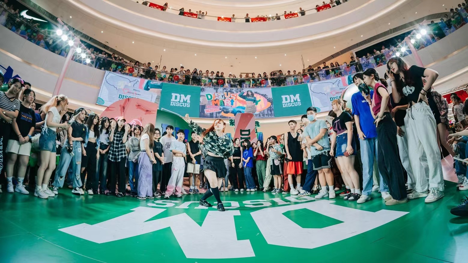 DISCUS MART“空降”长沙 辣妹街舞快闪诠释花样青春