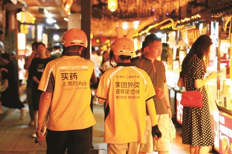 外卖助力传统餐饮走上新路径 胡淼山 摄