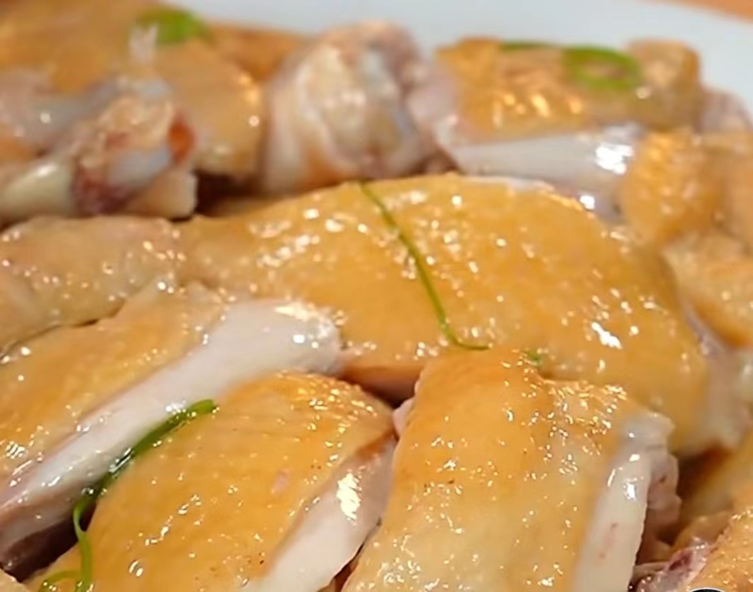 保留食物鲜味——化州隔水蒸鸡