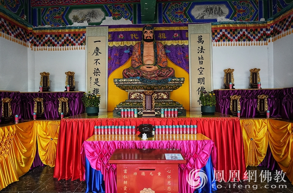 打卡乌鲁木齐红光山大佛寺:近距离感受西北第一大佛的庄严神圣