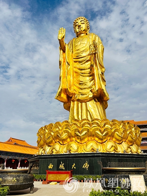 打卡乌鲁木齐红光山大佛寺:近距离感受西北第一大佛的庄严神圣