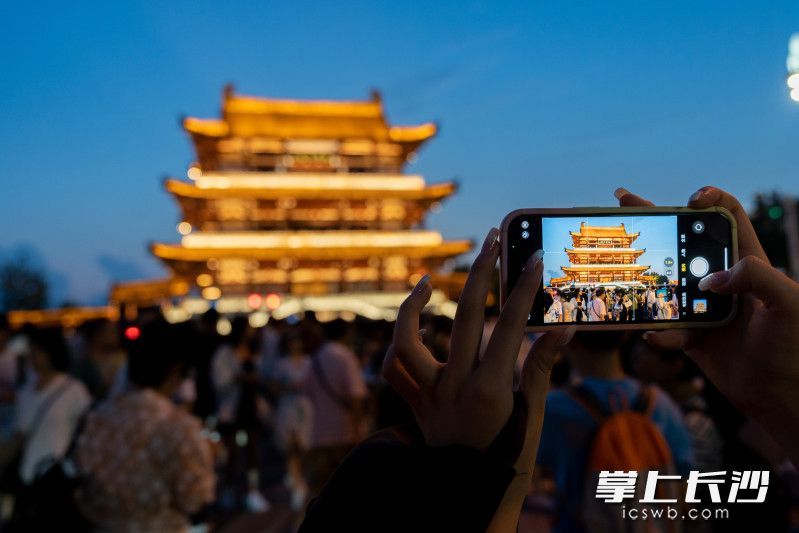 “外地游客自创长沙景点”又上新了！