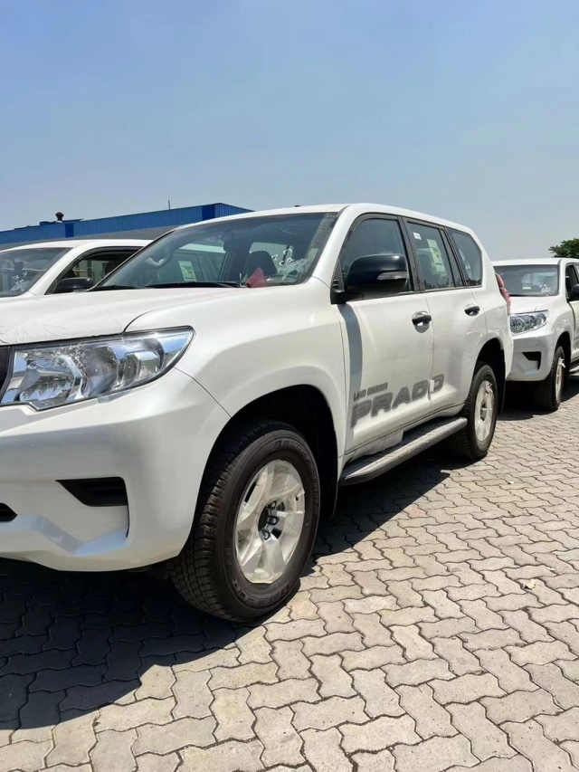 22款丰田霸道2700tx丐版现车价格可谈