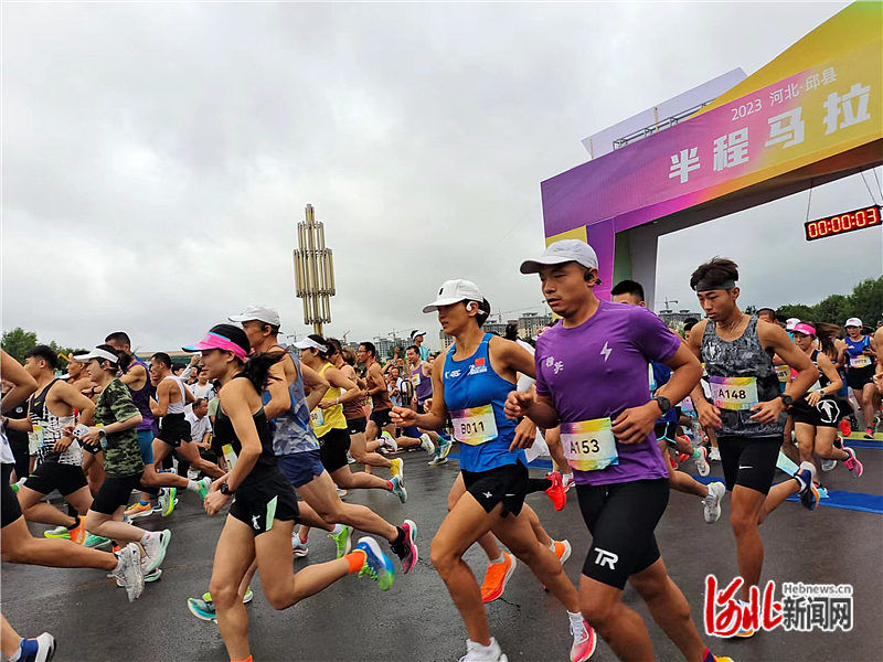 8月12日，邱县举办2023年半程马拉松比赛。邱县县委宣传部供图