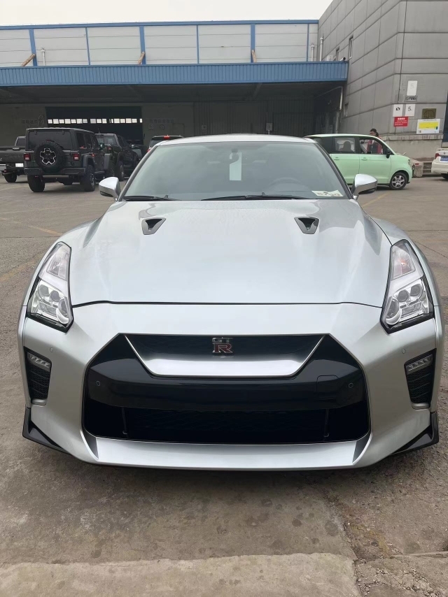 23款加版尼桑gtr38t高级版西安178万