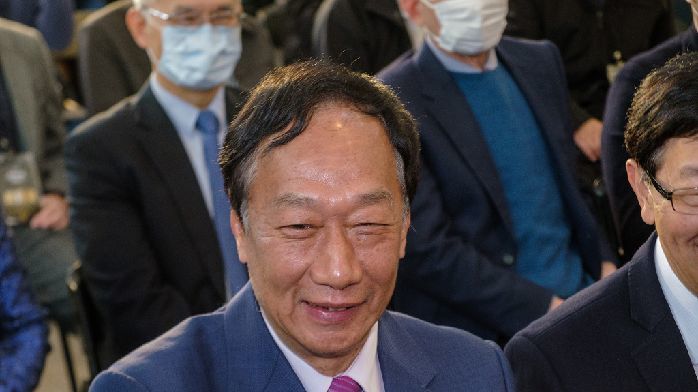台媒:蓝营整合不顺利,阵营中有人呼吁“不要支持郭台铭独立参选”_凤凰网