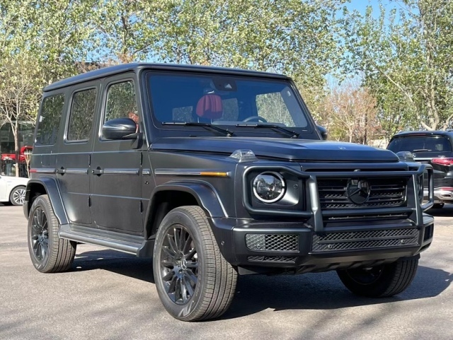 23款美版 奔驰g550 磨砂黑/红配置:amg 暗夜包 amg运动包 amg驾驶控制