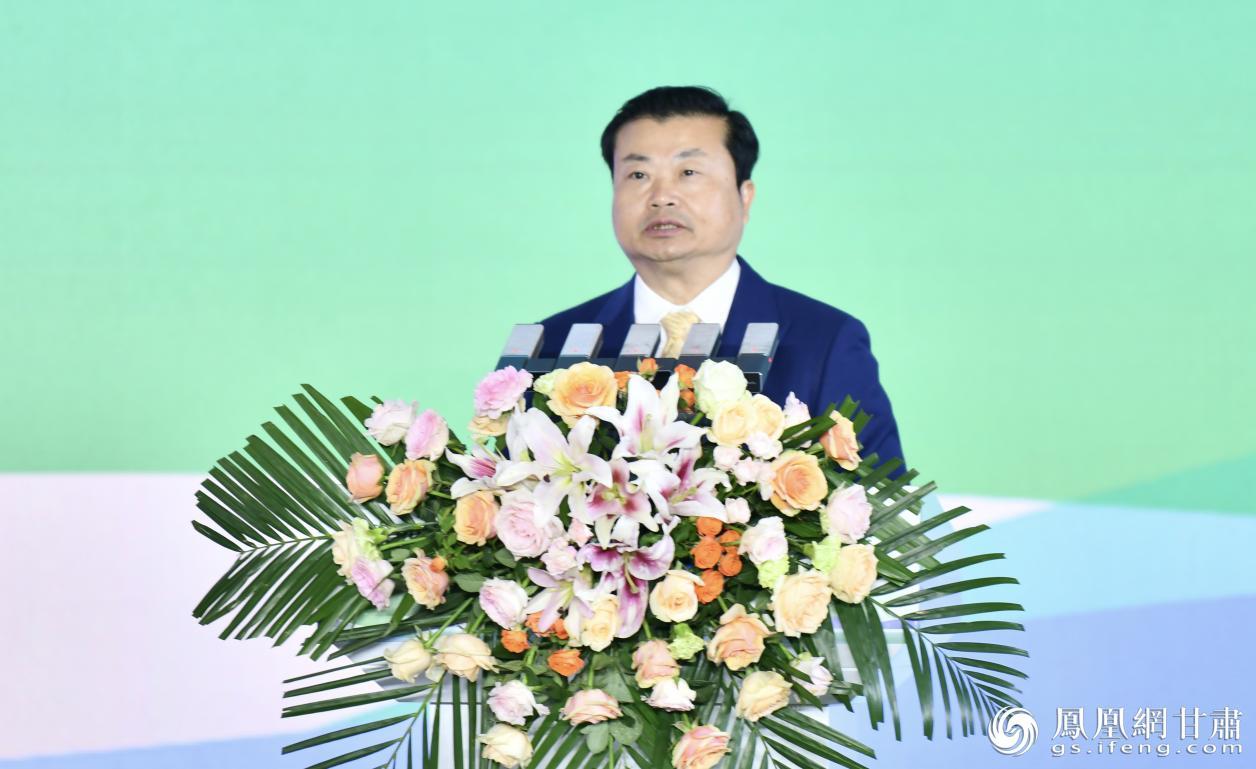 俄罗斯工程院外籍院士、广药集团党委书记、董事长李楚源说,中医药发展亟需融合创新。