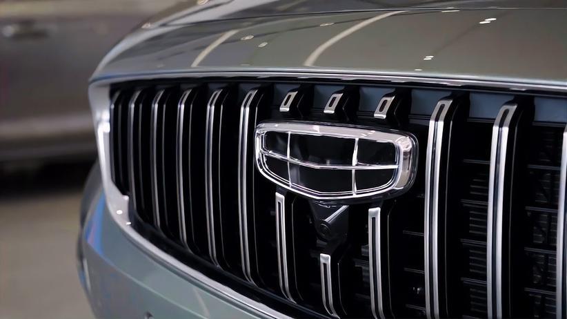 吉利银河E8首搭45寸8K屏，为了它，吉利花了一个亿