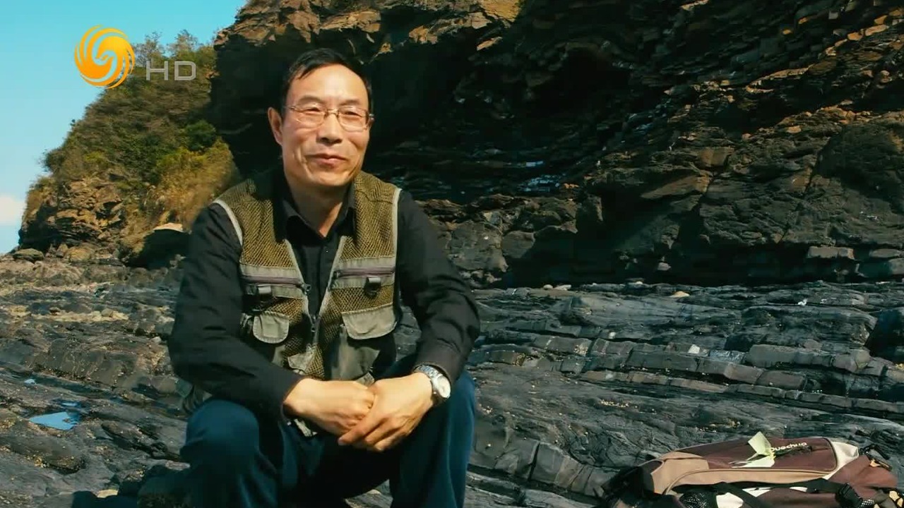 守着根基，为了让未来变得更坚实，吕教授在海洋里发现了青岛的起点