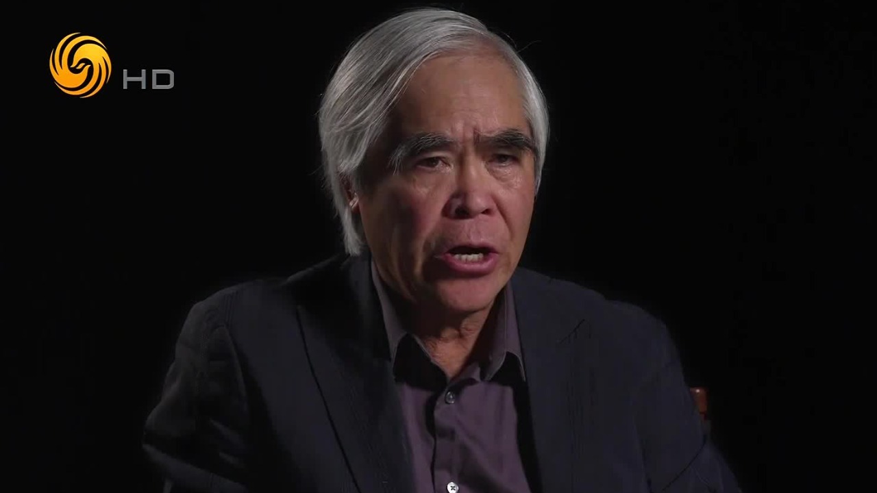 摄影师用相机记录下越南战争影像，并出手救下可怜的越南小女孩