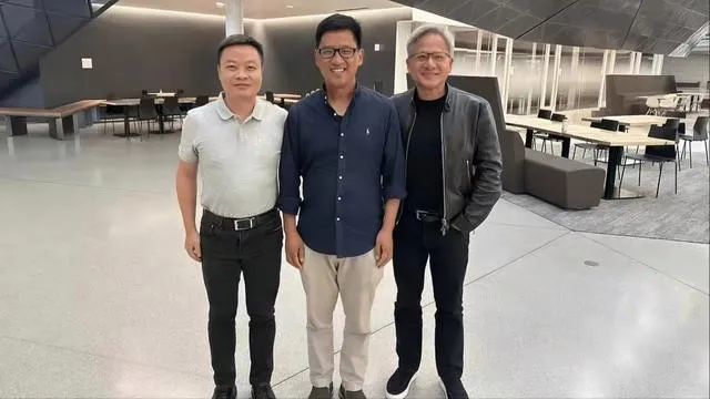 英伟达Q2财报狂飙背后:AI向上,汽车向下插图 图片