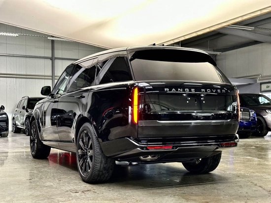 23款路虎揽胜创世柴油版配置报价200万