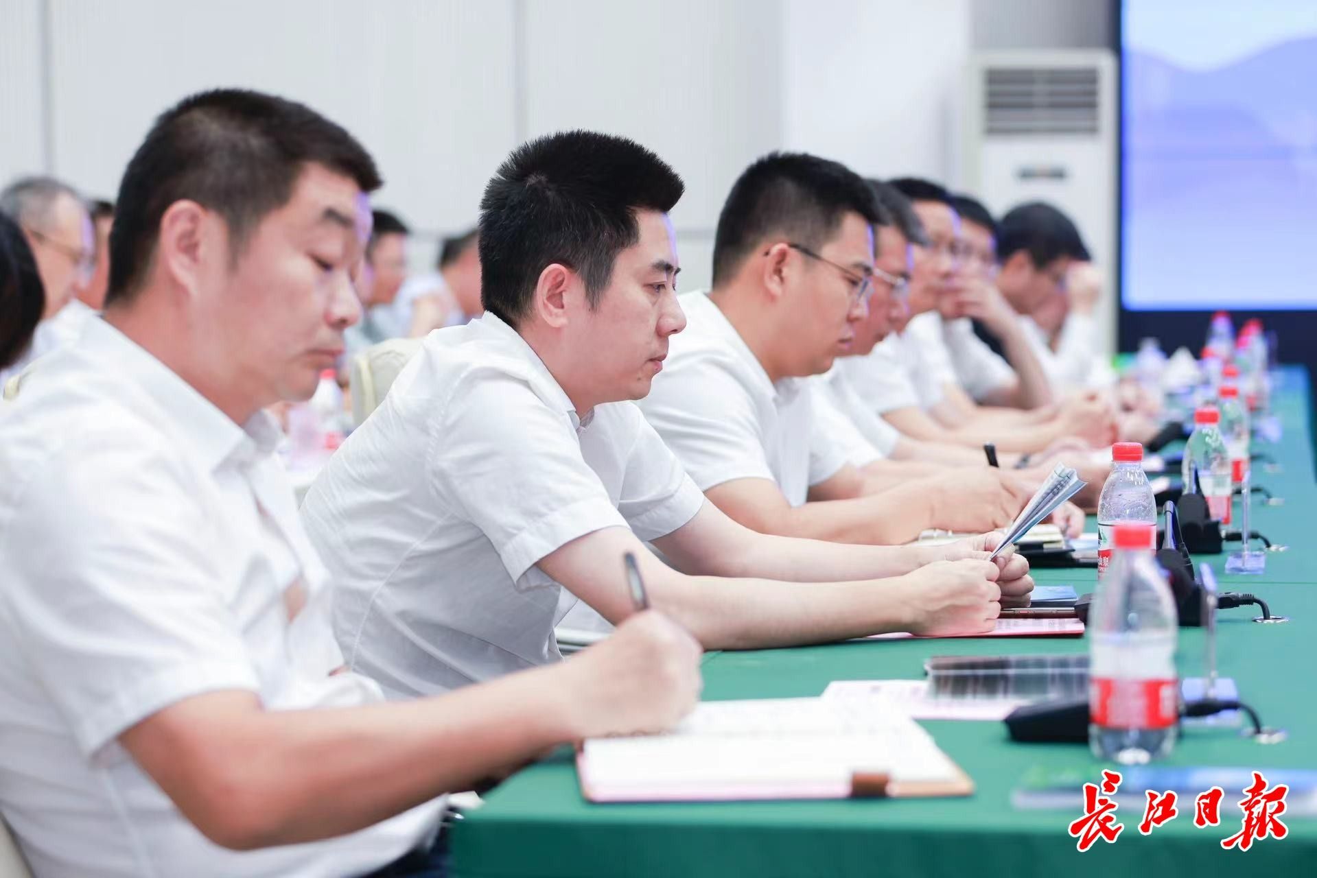 武汉市国家储备林建设项目推进会暨合作签约仪式现场。记者胡冬冬 摄