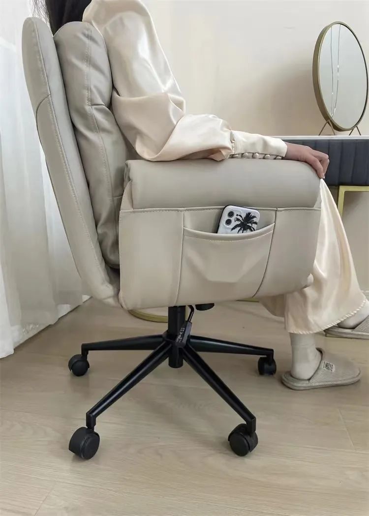 国货之光颠覆沙发椅!人体工学3秒变床,躺进超厚云朵里