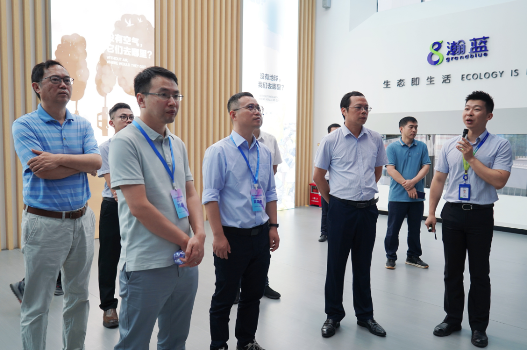 南海固废处理龙头企业瀚蓝环境为科学家展示其固废治理“纵横一体化”产业园模式。