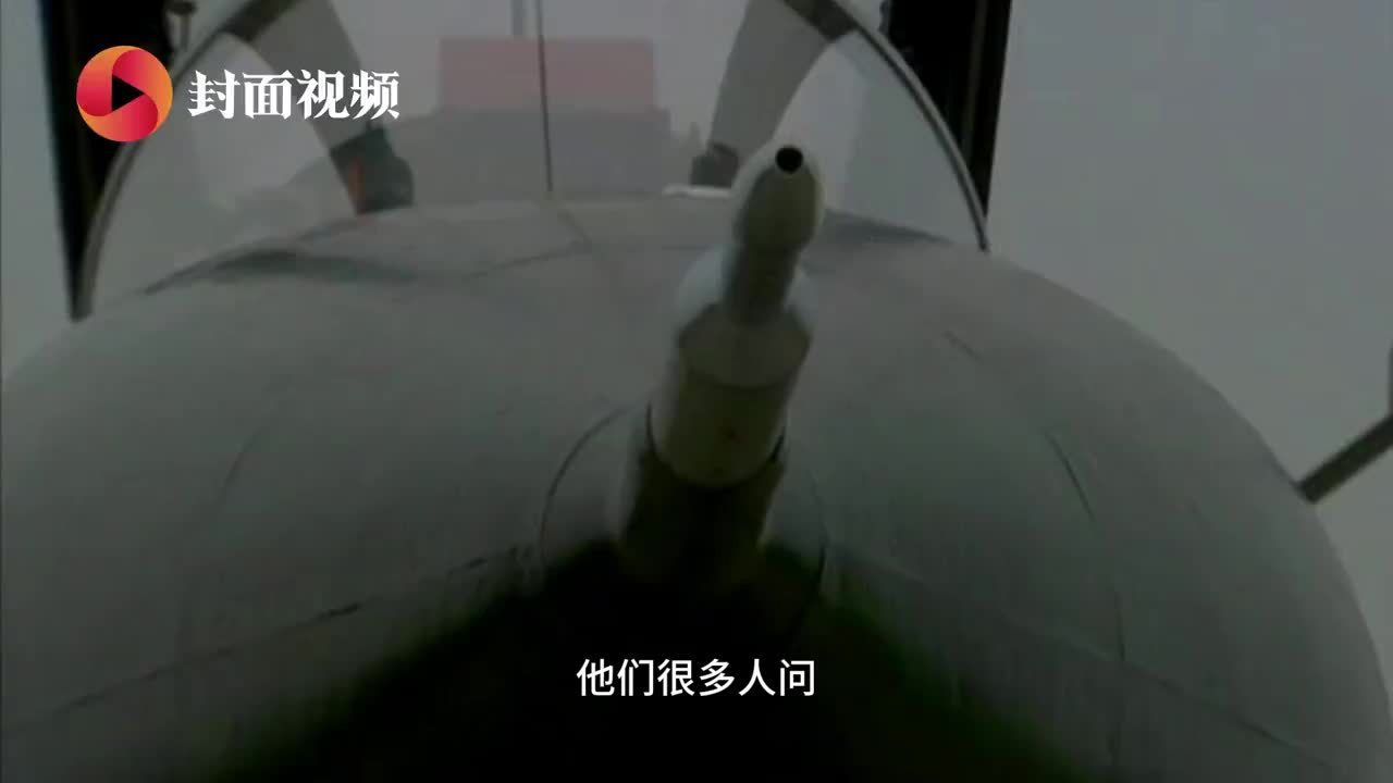 飞机万米高空漏油 试飞员梁万俊八分钟生死迫降创造奇迹｜枭龙首飞20周年